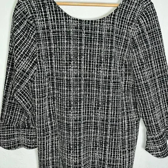 Talbots Women's Black White‎ Speckled Top with Bell Sleeve Size Large - Picture 4 of 7